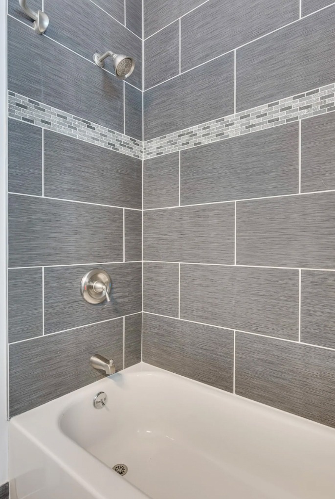 1250 W. Grace St. 1250 W. Grace St., Chicago, IL 60613 Wrigleyville - Leasing by Cross Street